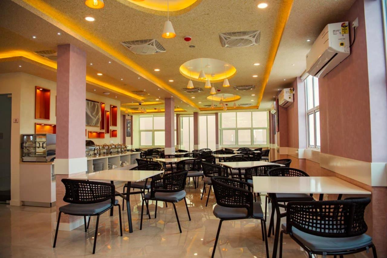 Acacia Beach Hotel 훌루말레 외부 사진