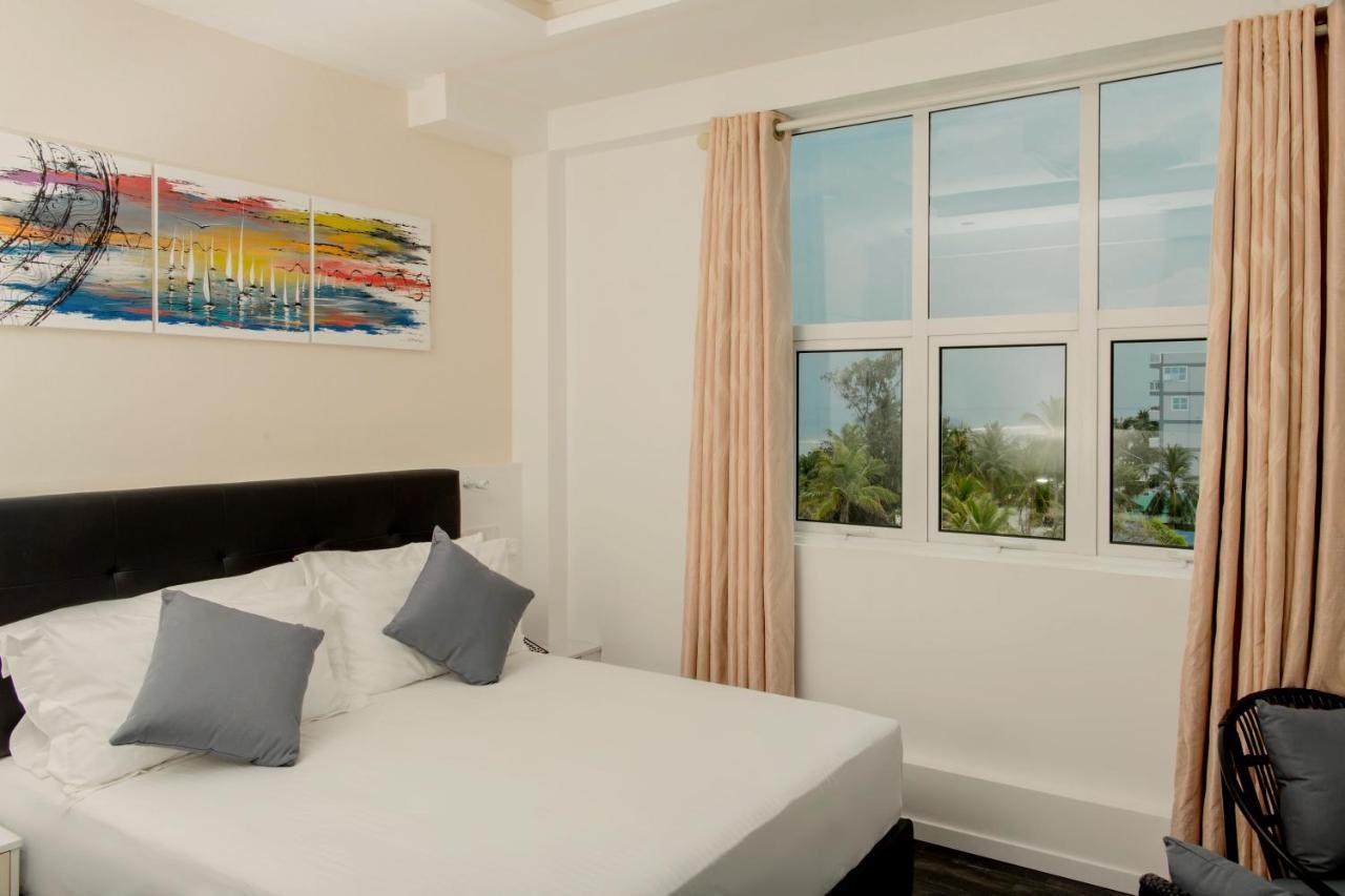 Acacia Beach Hotel 훌루말레 외부 사진