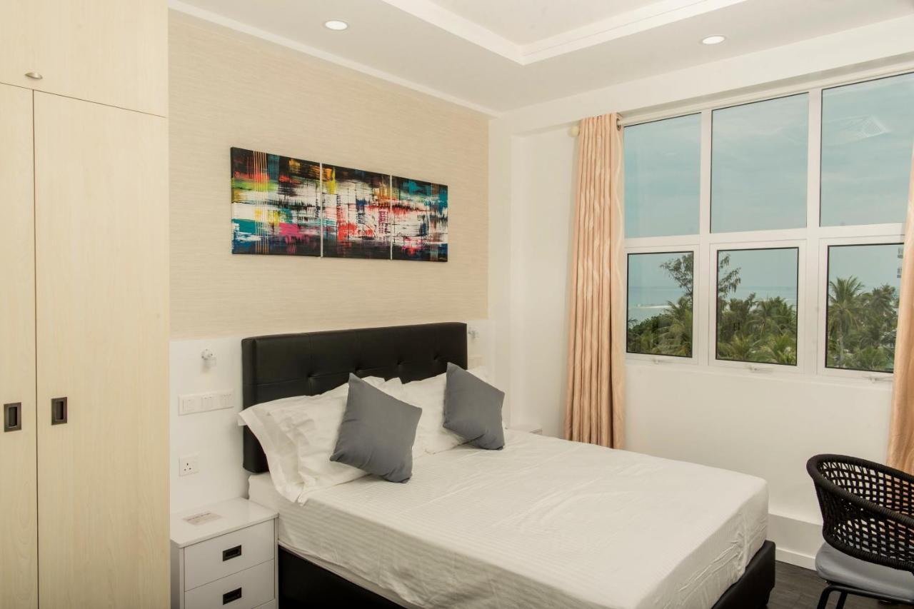 Acacia Beach Hotel 훌루말레 외부 사진