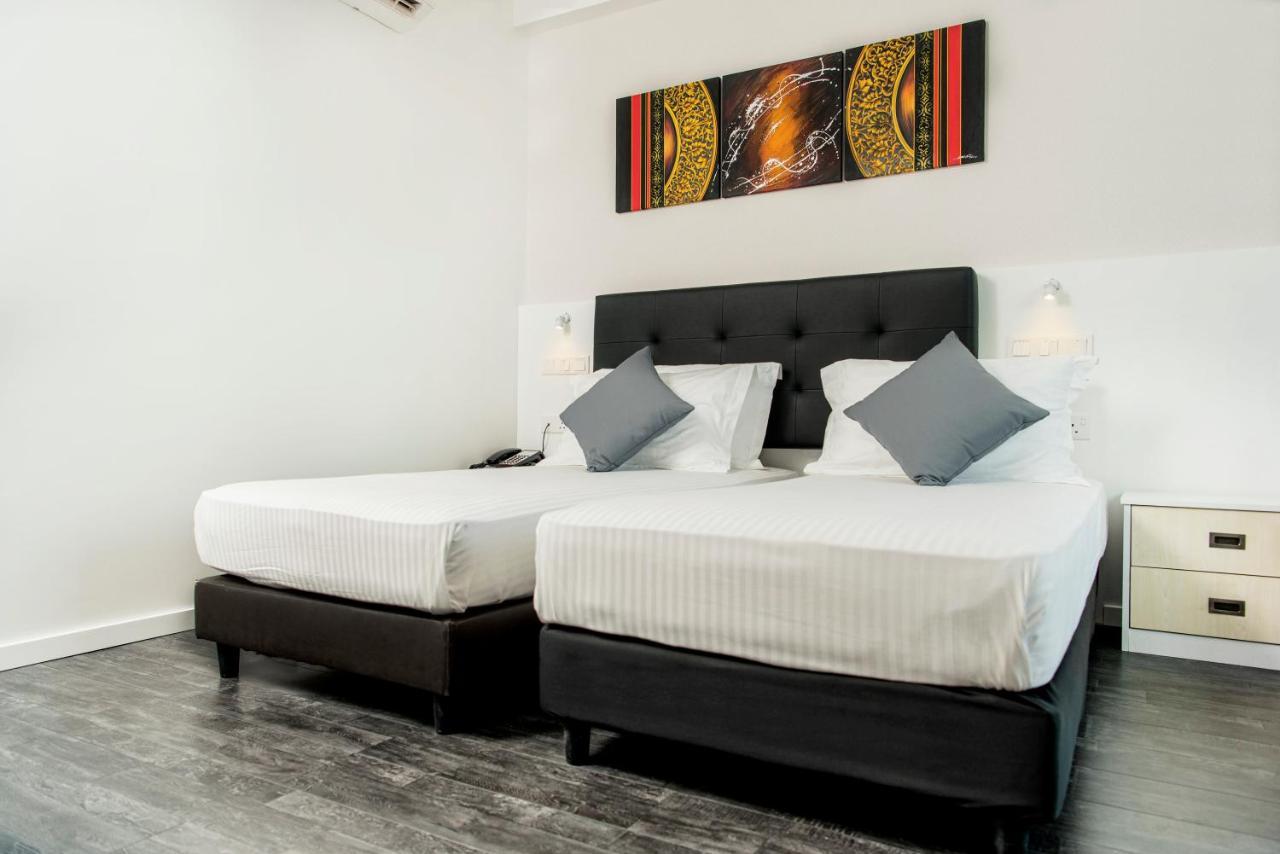 Acacia Beach Hotel 훌루말레 외부 사진